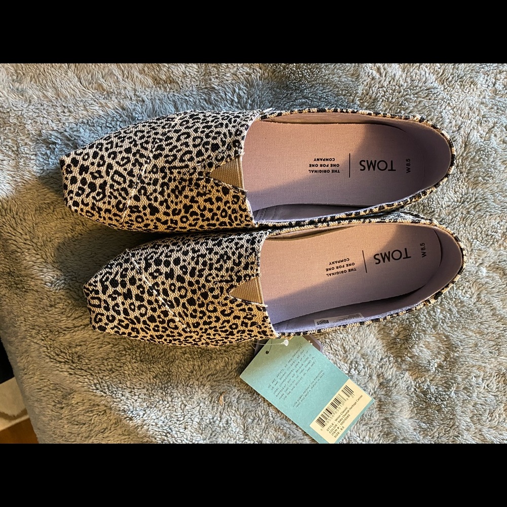NWT Toms Ladies Cheetah Print